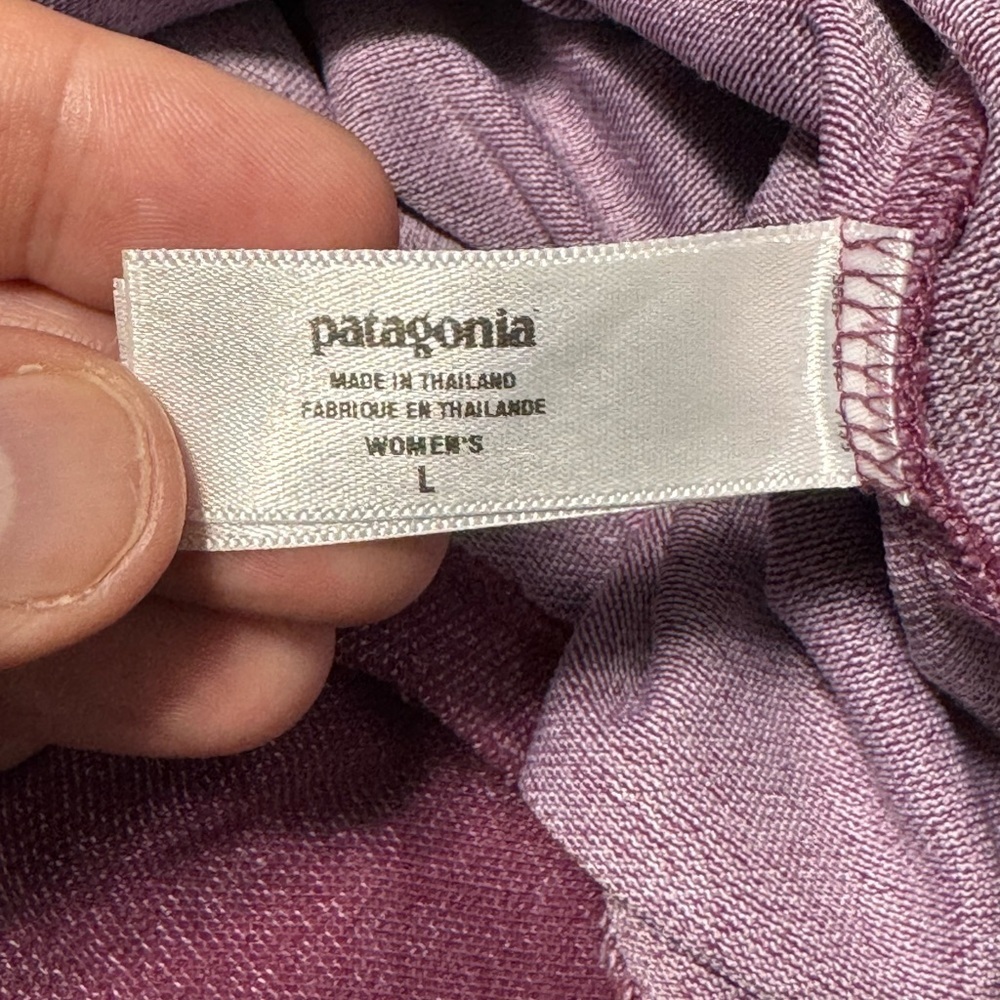 069 PATAGONIA Women’s Organic Cotton Henley Long Sleeve Shirt - Purple, Large - Picture 7 of 8